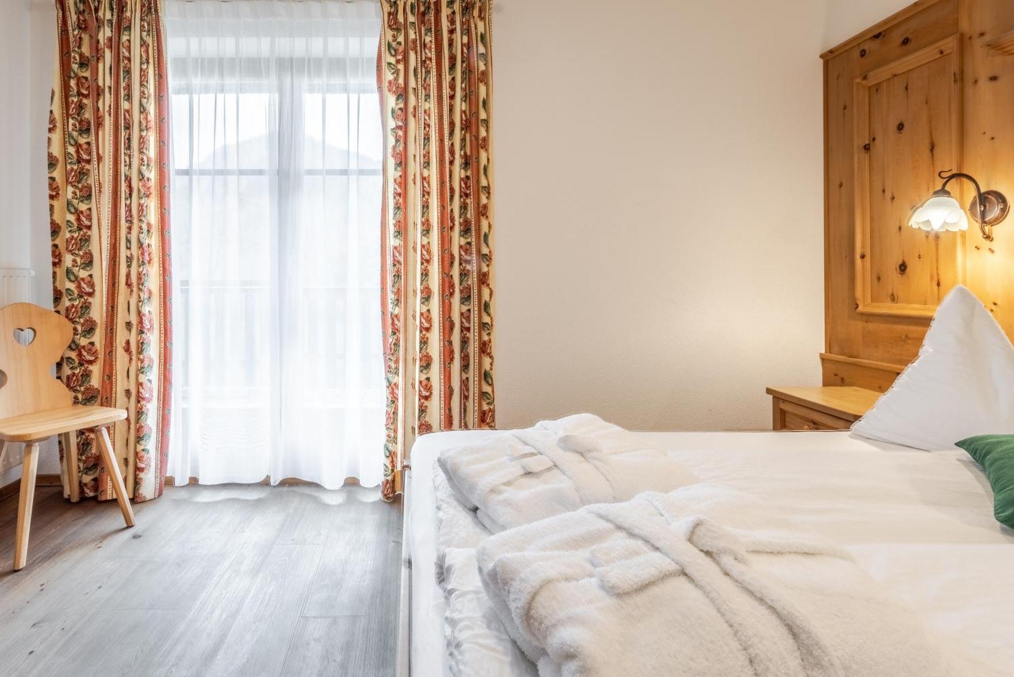 Hotel Pension Odles San Martino in Badia Εξωτερικό φωτογραφία