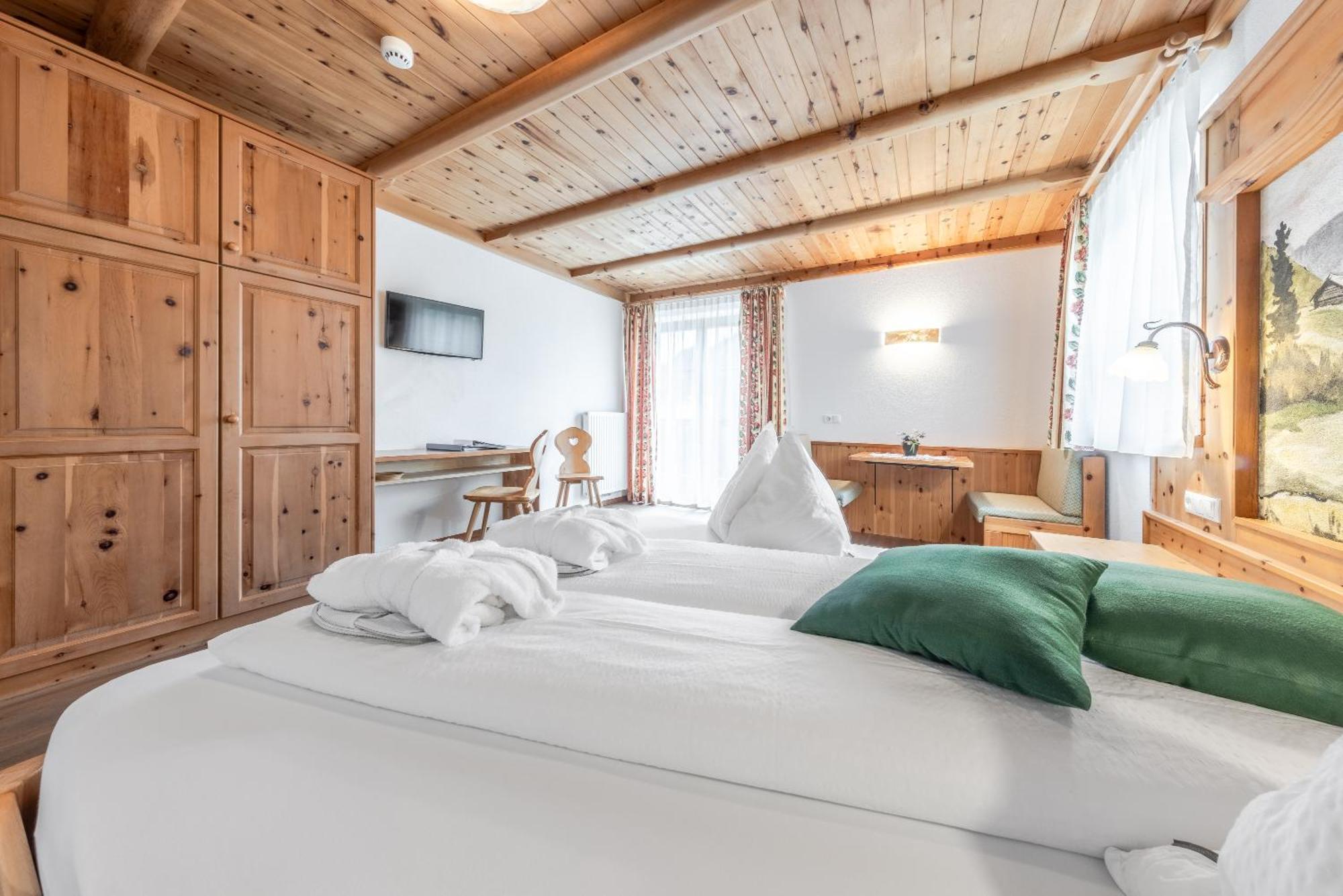 Hotel Pension Odles San Martino in Badia Εξωτερικό φωτογραφία